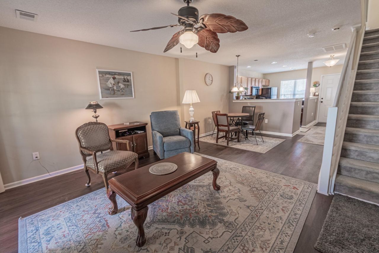 1047 Pinwheel Loop Photo 15