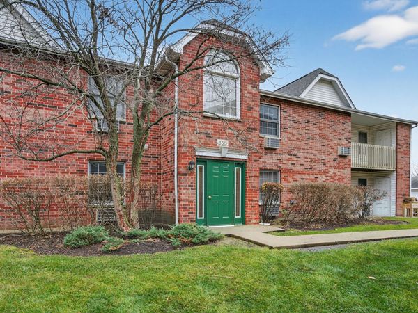 350 Leah Lane, Unit 2D, Woodstock, IL 60098