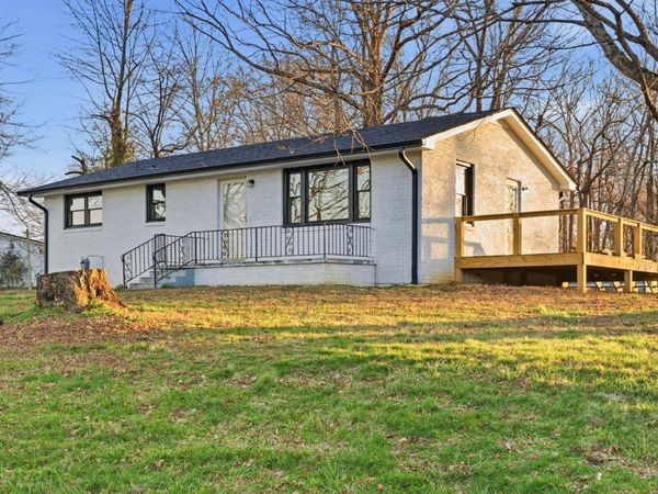 1360 Highway 49 E, Charlotte, TN 37036