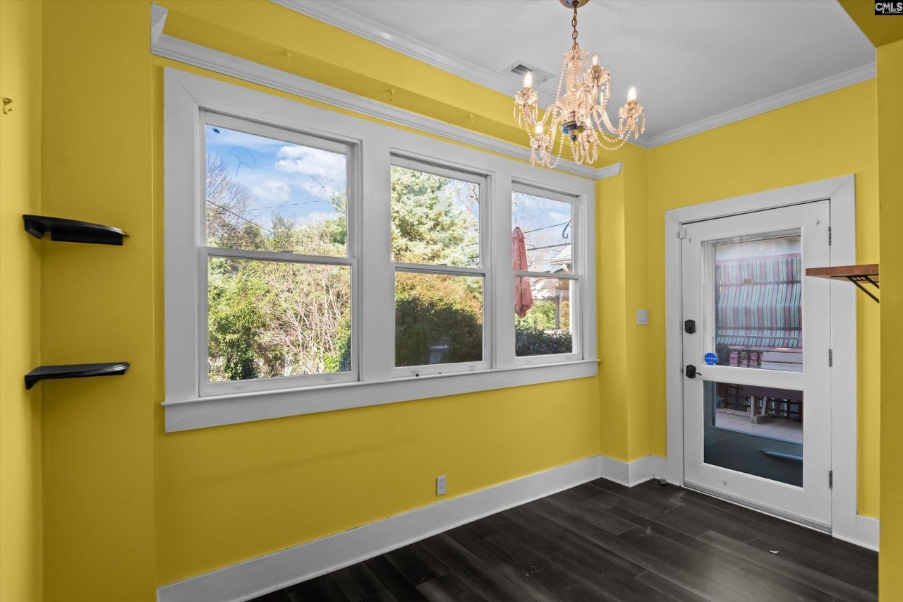 915 Chester Street Photo 11