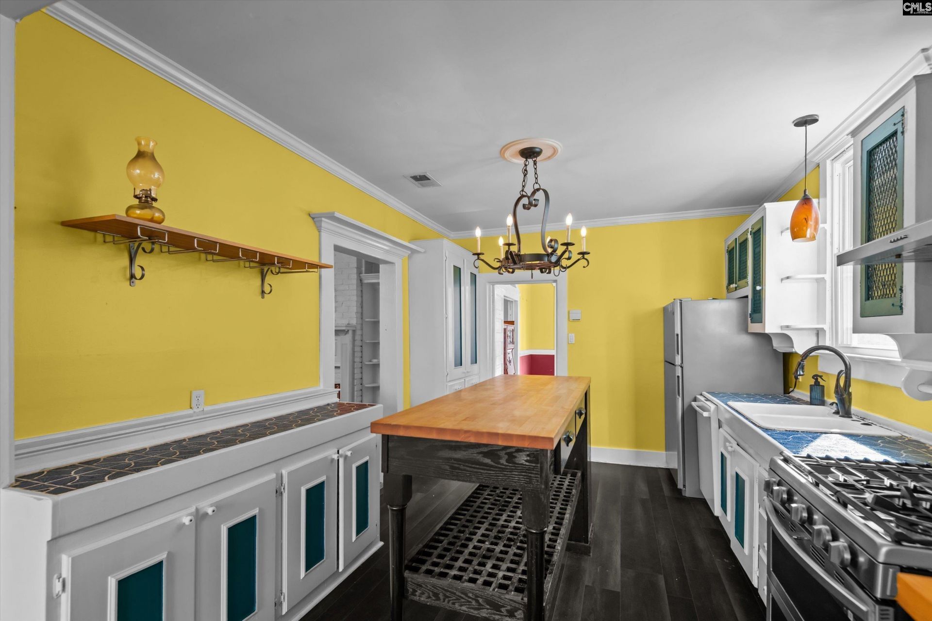 915 Chester Street Photo 17