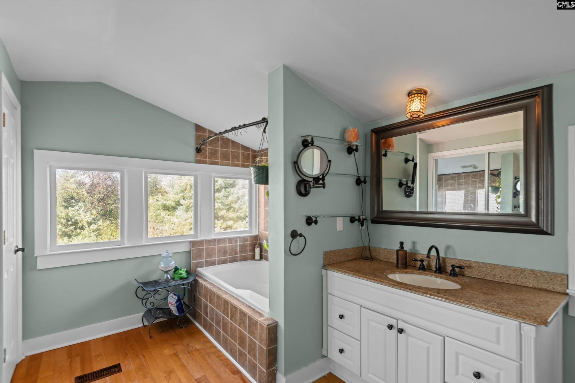 915 Chester Street Photo 27