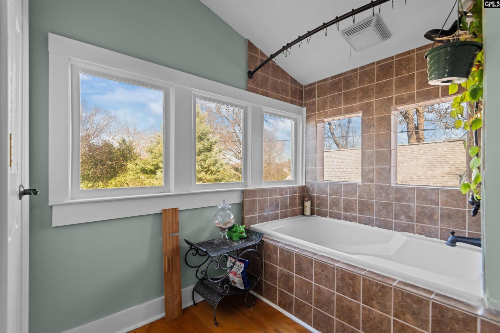 915 Chester Street Photo 28