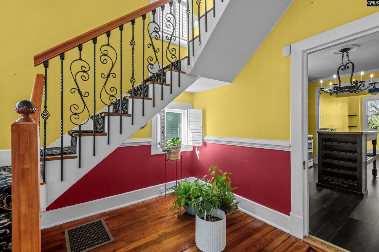 915 Chester Street Photo 8