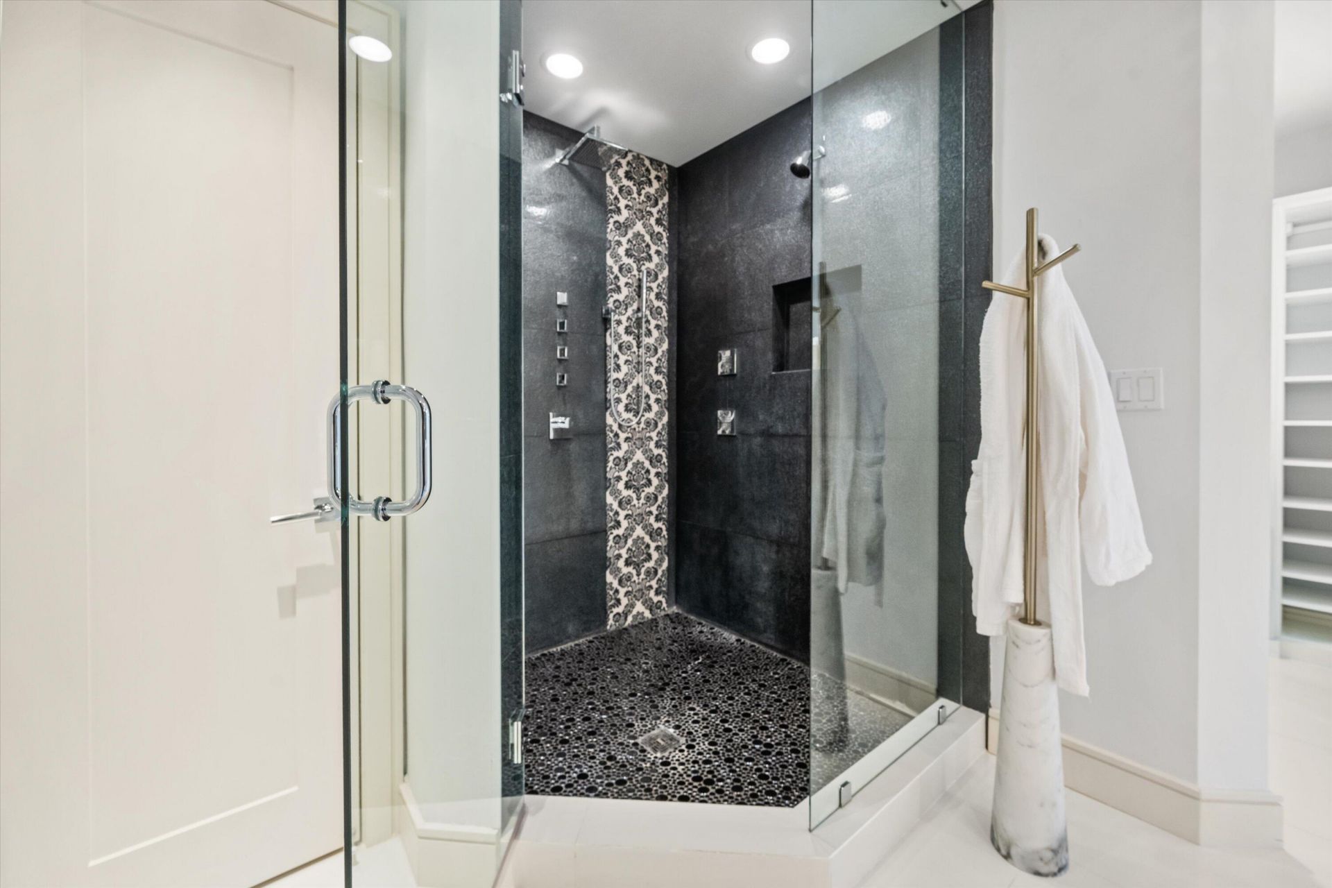 2275 S Ocean Boulevard, Unit 307n &, Palm Beach, FL 33480 Photo