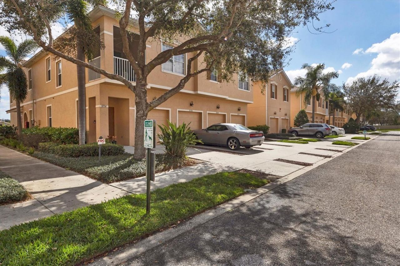 3774 Parkridge Circle, Unit 23-202, Sarasota, FL 34243 Main Photo