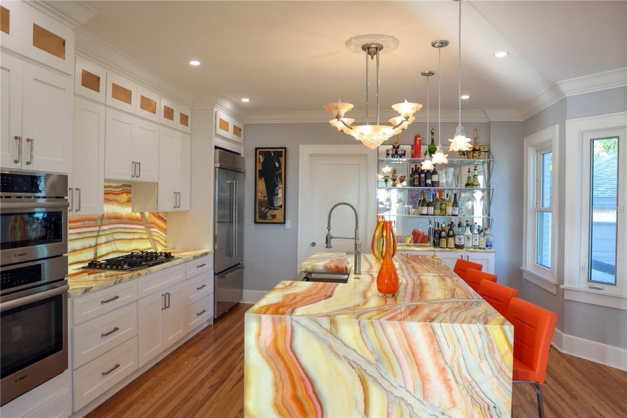 2041 Beach Dr Se, Saint Petersburg, FL 33705 Photo
