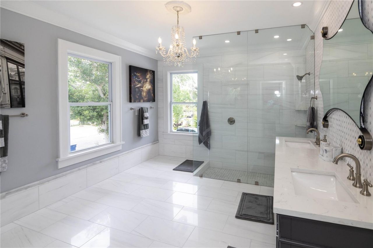 2041 Beach Dr Se, Saint Petersburg, FL 33705 Photo