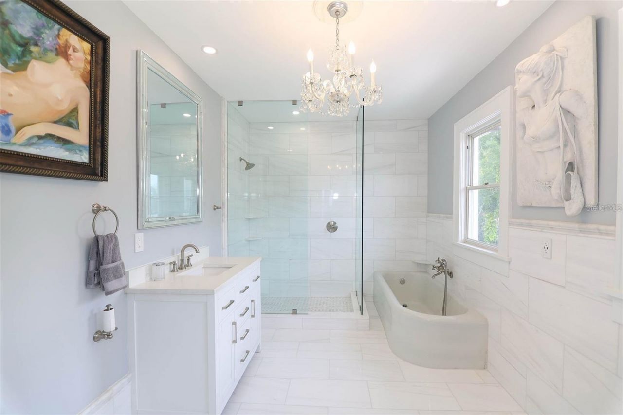 2041 Beach Dr Se, Saint Petersburg, FL 33705 Photo