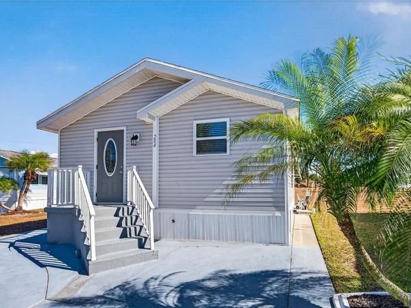 204 CROWN POINT DRIVE, NOKOMIS, FL 34275