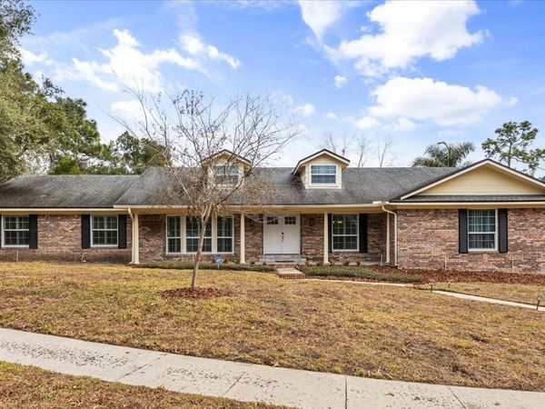 110 VALLEY CIRCLE, LONGWOOD, FL 32779