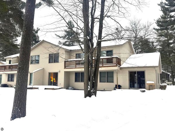 207 White Deer Trail, Unit 11, Prudenville, MI 48651