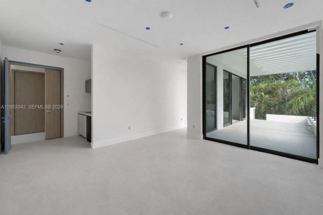 5825 SW 111th Ter , Pinecrest, FL 33156 Photo