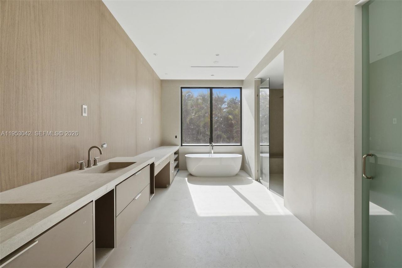 5825 SW 111th Ter, Pinecrest, FL 33156 Photo