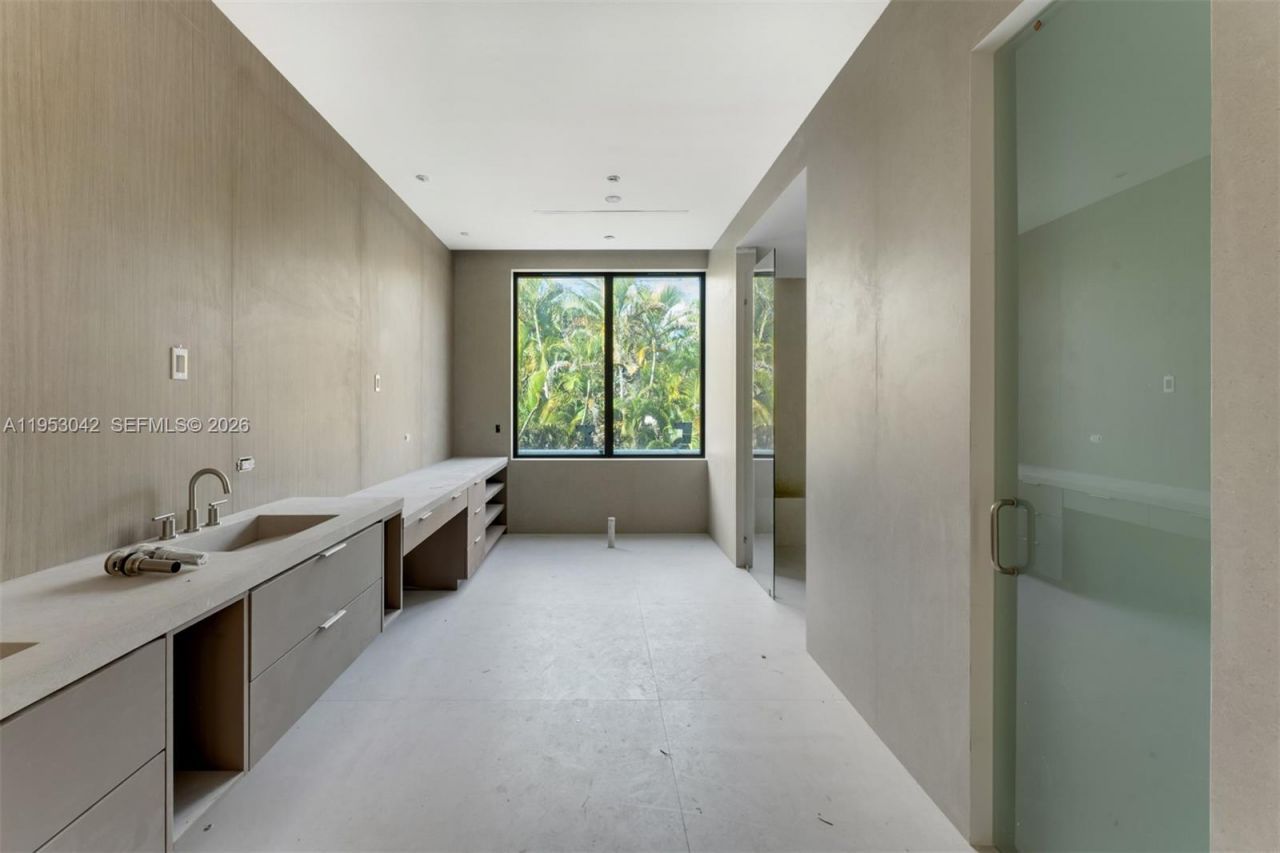 5825 SW 111th Ter , Pinecrest, FL 33156 Photo