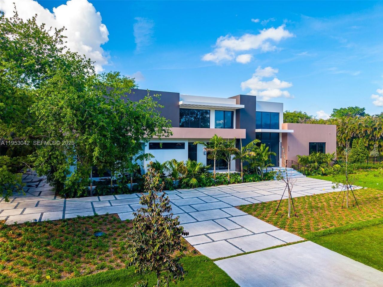 5825 SW 111th Ter, Pinecrest, FL 33156 Photo