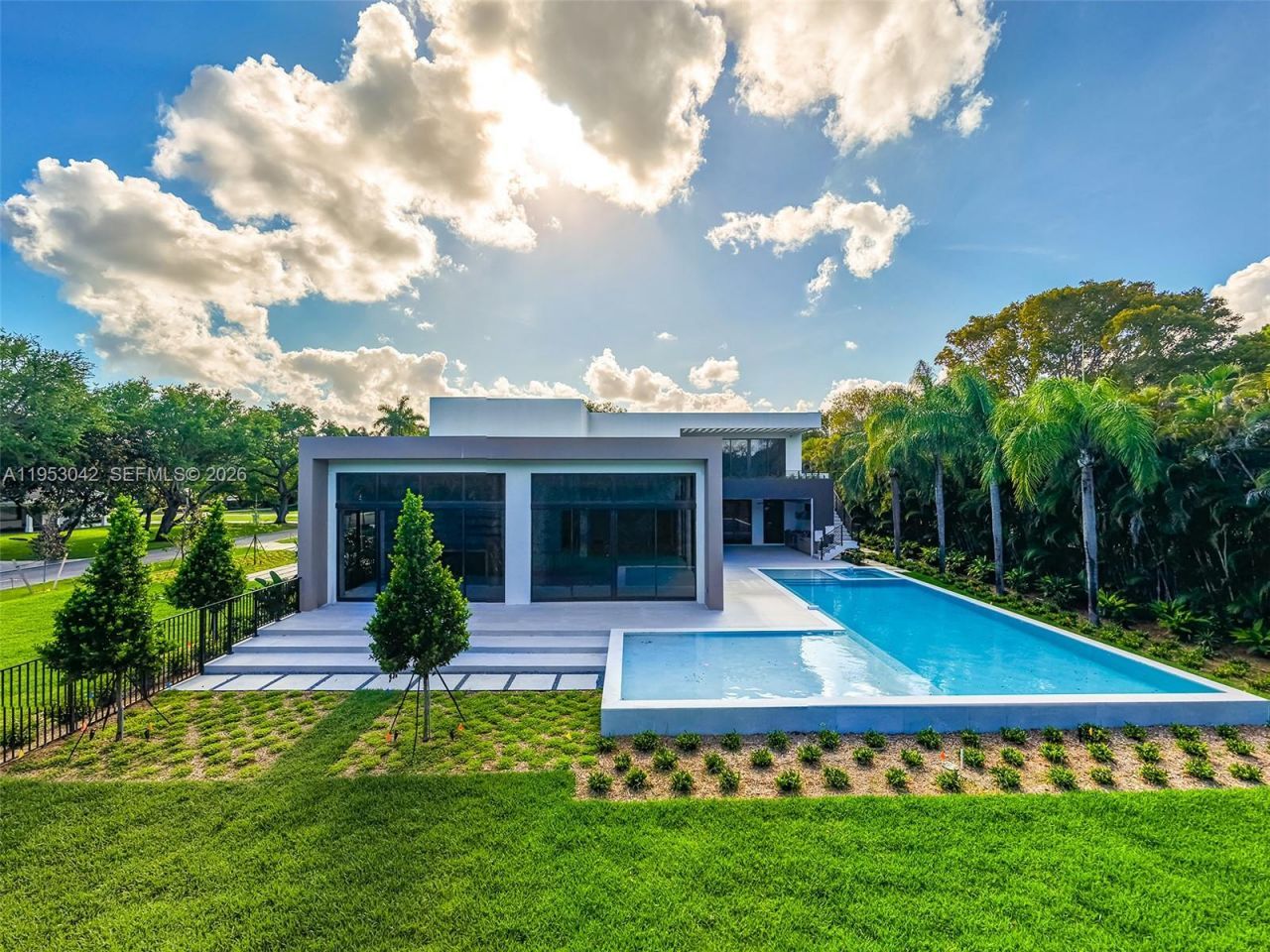 5825 SW 111th Ter, Pinecrest, FL 33156 Photo