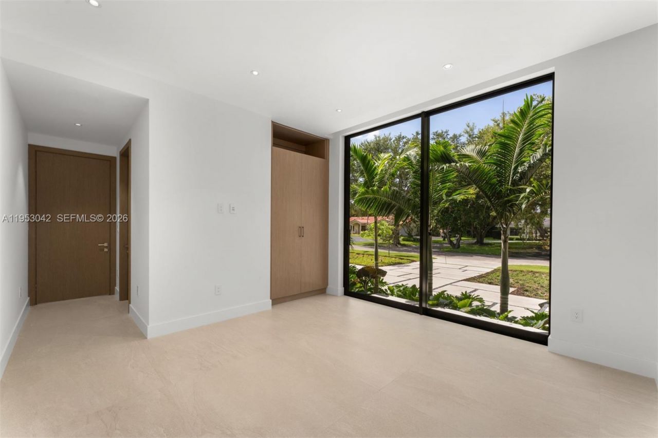 5825 SW 111th Ter, Pinecrest, FL 33156 Photo