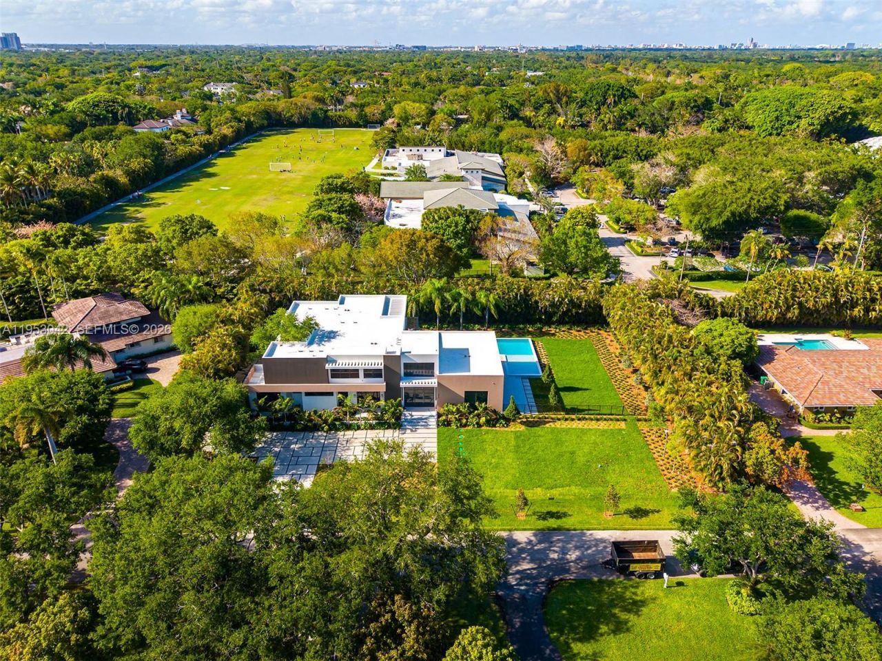 5825 SW 111th Ter, Pinecrest, FL 33156 Photo