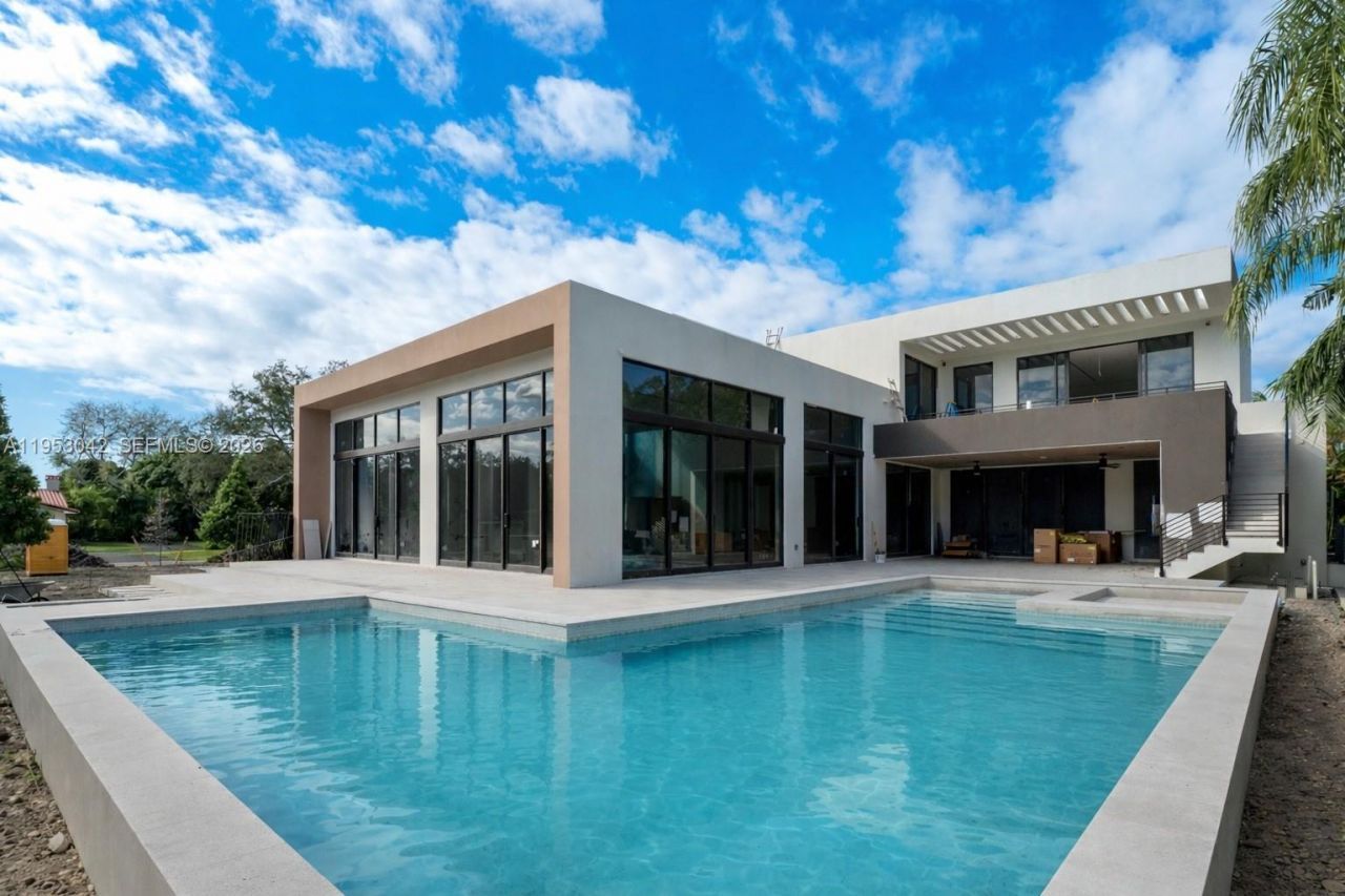 5825 SW 111th Ter , Pinecrest, FL 33156 Photo