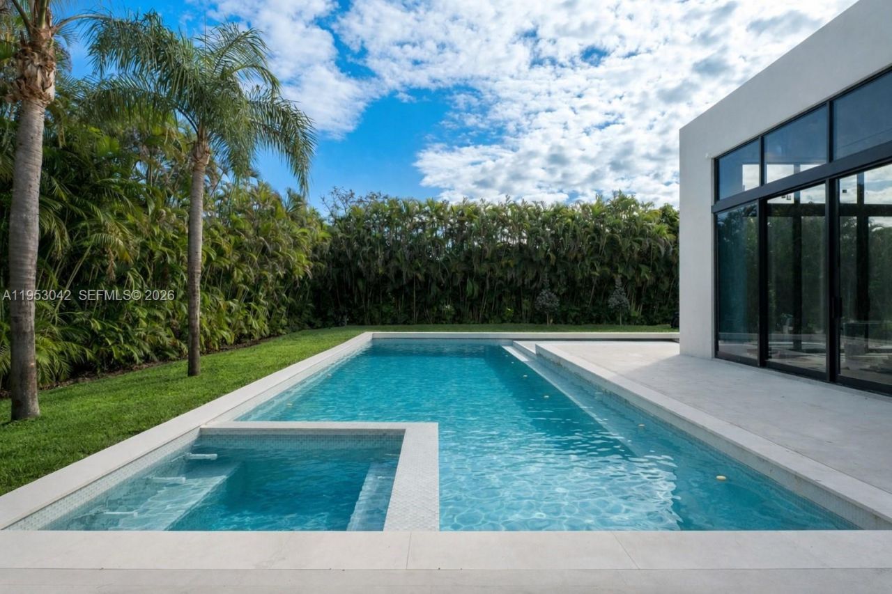 5825 SW 111th Ter , Pinecrest, FL 33156 Photo