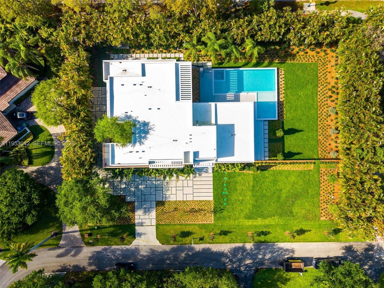 5825 SW 111th Ter, Pinecrest, FL 33156 Photo