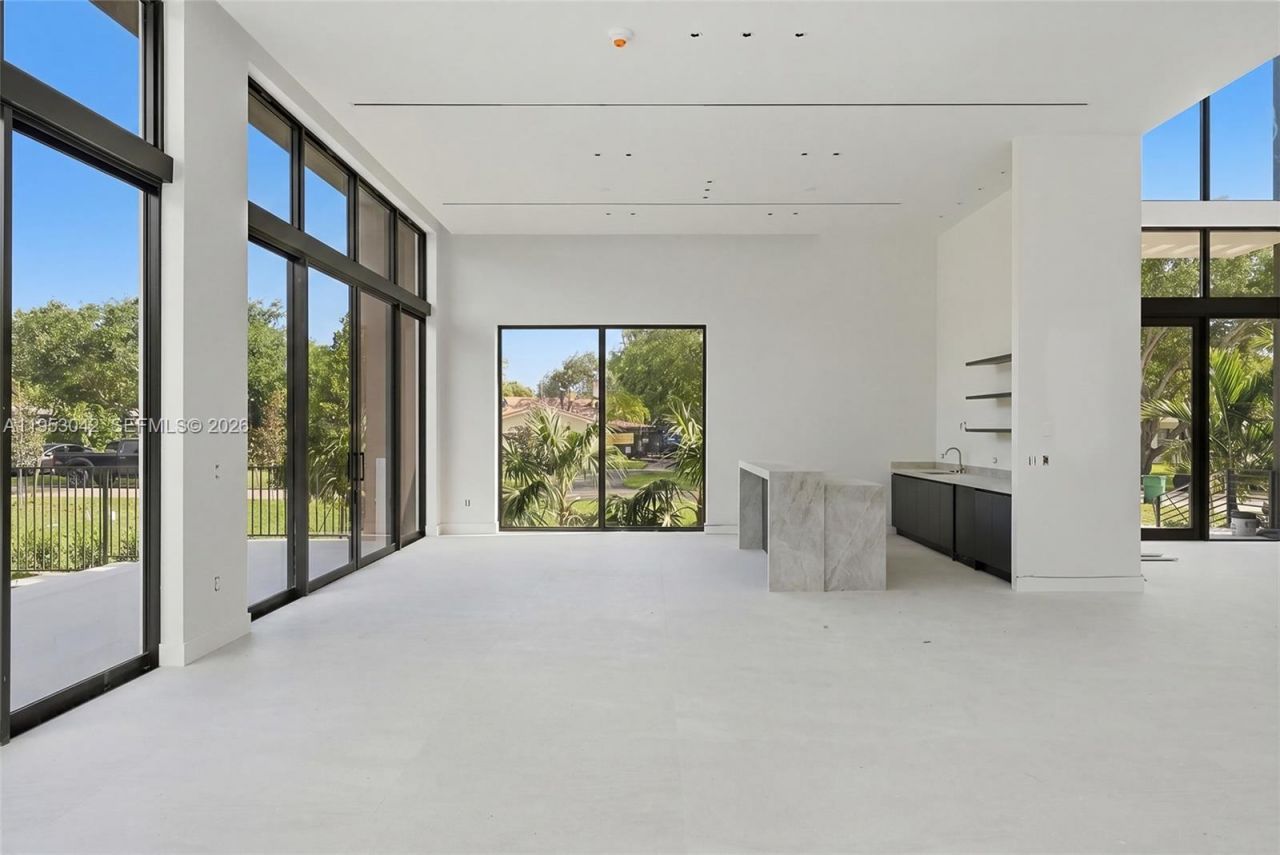 5825 SW 111th Ter, Pinecrest, FL 33156 Photo