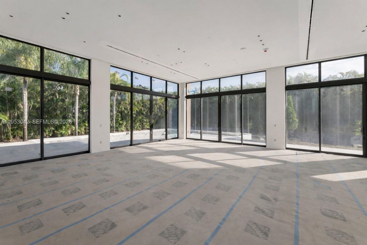 5825 SW 111th Ter , Pinecrest, FL 33156 Photo