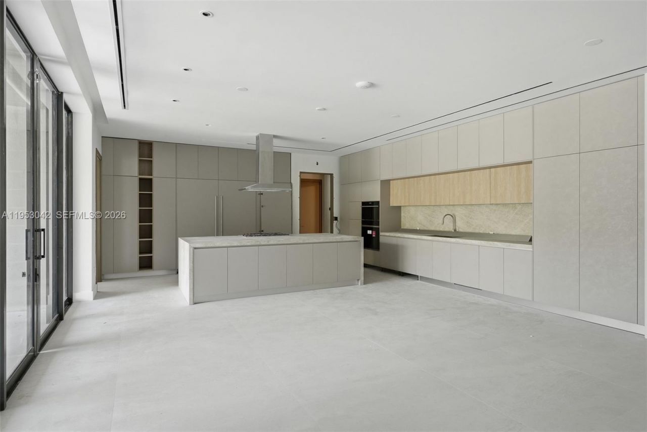 5825 SW 111th Ter, Pinecrest, FL 33156 Photo