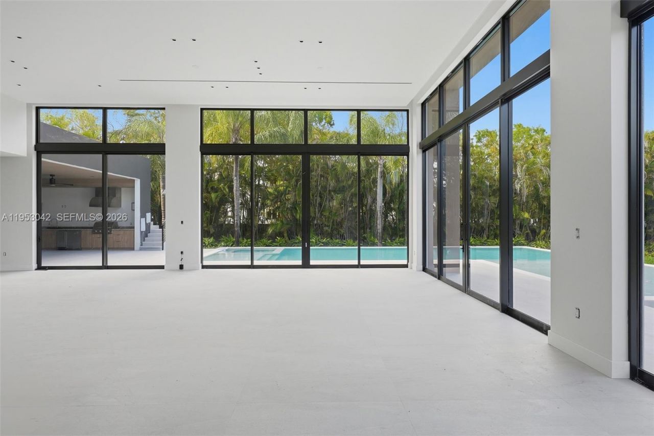 5825 SW 111th Ter, Pinecrest, FL 33156 Photo