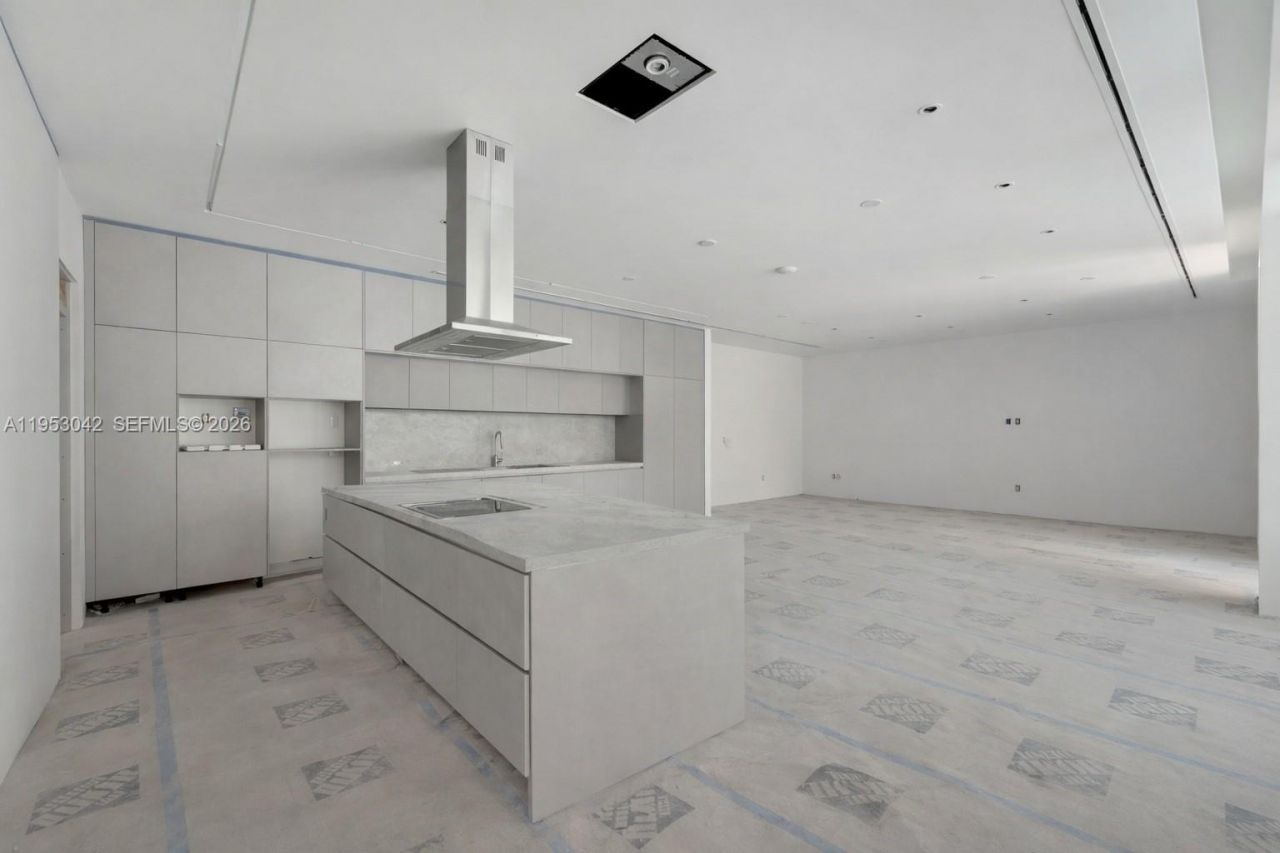 5825 SW 111th Ter , Pinecrest, FL 33156 Photo