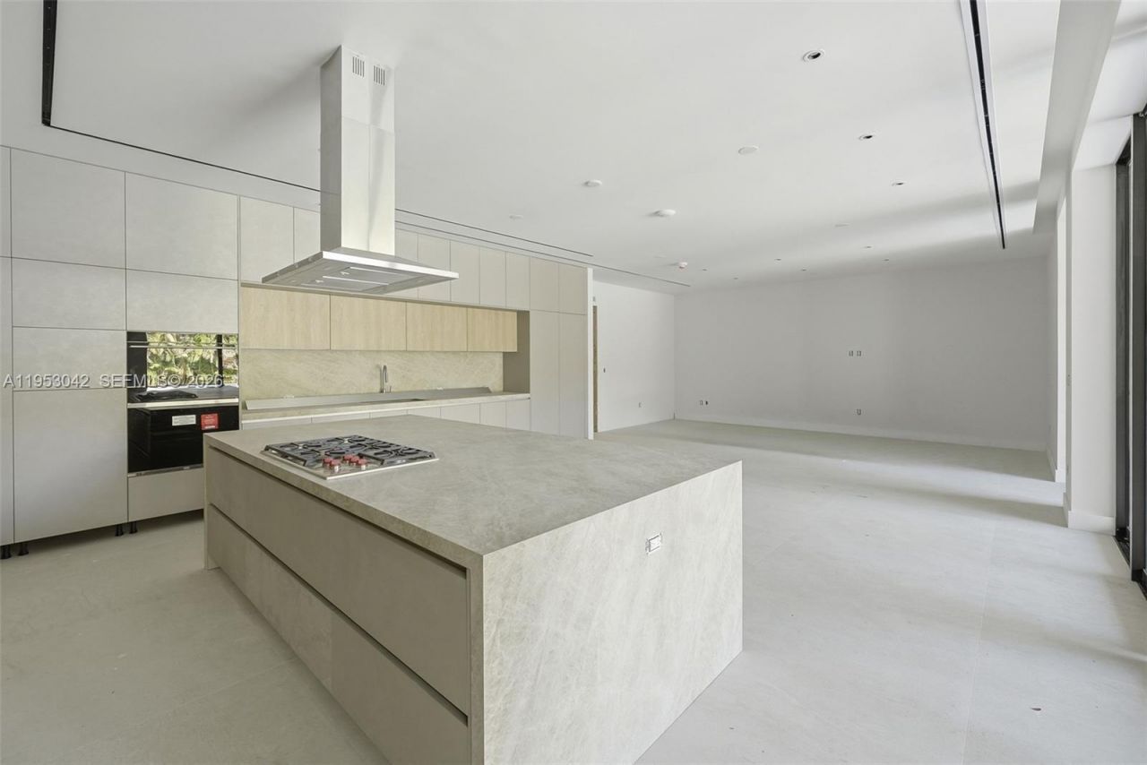 5825 SW 111th Ter, Pinecrest, FL 33156 Photo