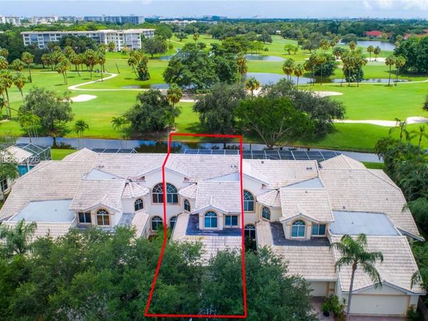 712 W Palm Aire Dr, Pompano Beach, FL 33069