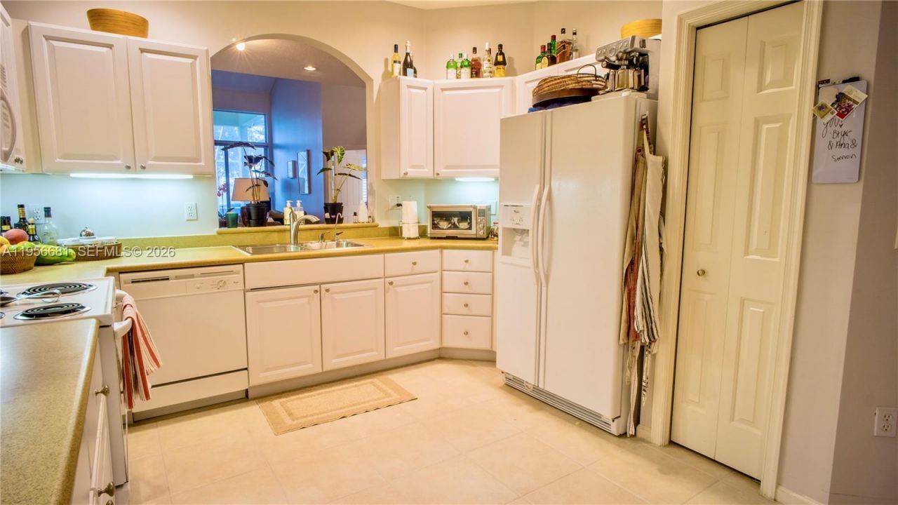 712 W Palm Aire Dr, Pompano Beach, FL 33069 Photo