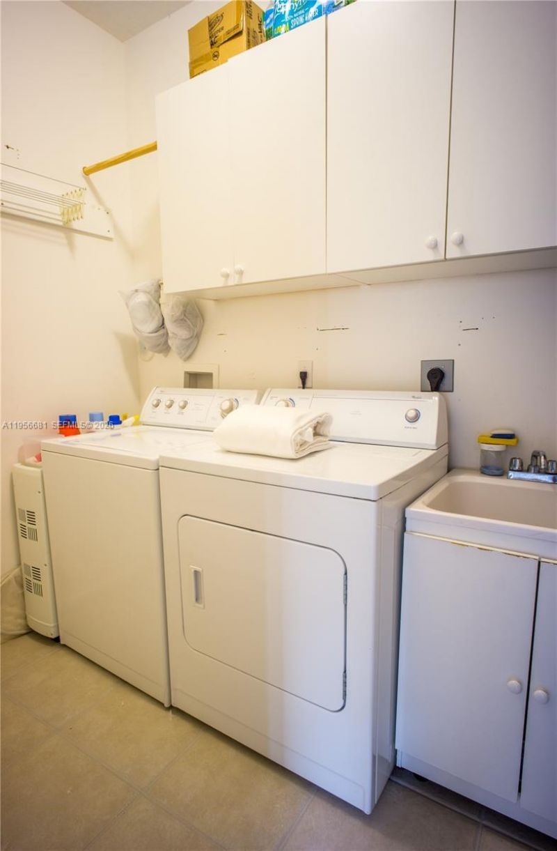 712 W Palm Aire Dr, Pompano Beach, FL 33069 Photo