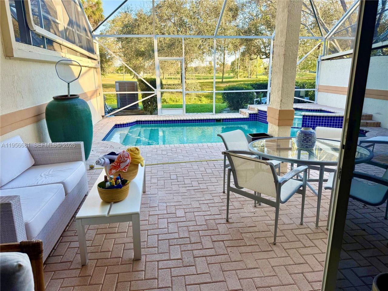 712 W Palm Aire Dr, Pompano Beach, FL 33069 Photo