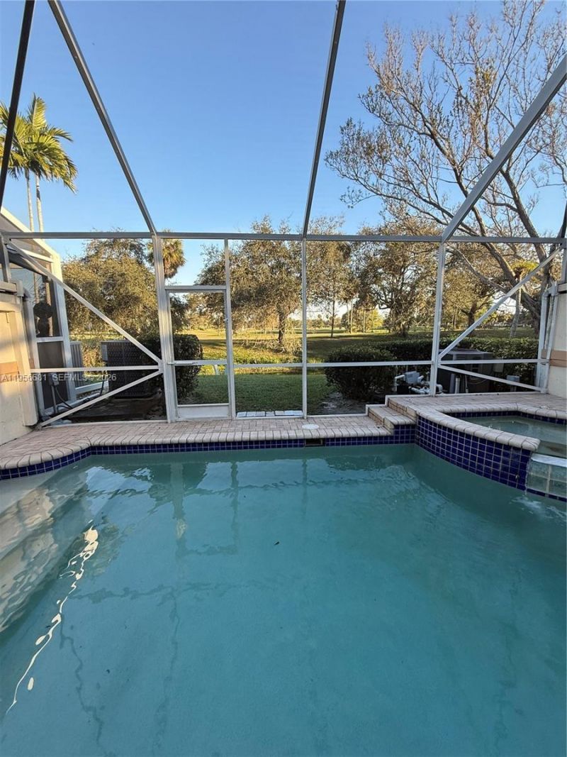 712 W Palm Aire Dr, Pompano Beach, FL 33069 Photo