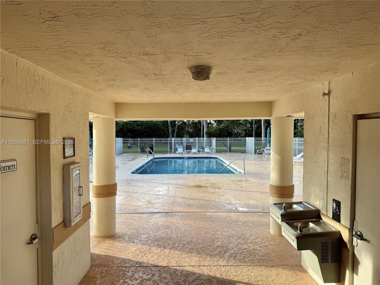 712 W Palm Aire Dr, Pompano Beach, FL 33069 Photo