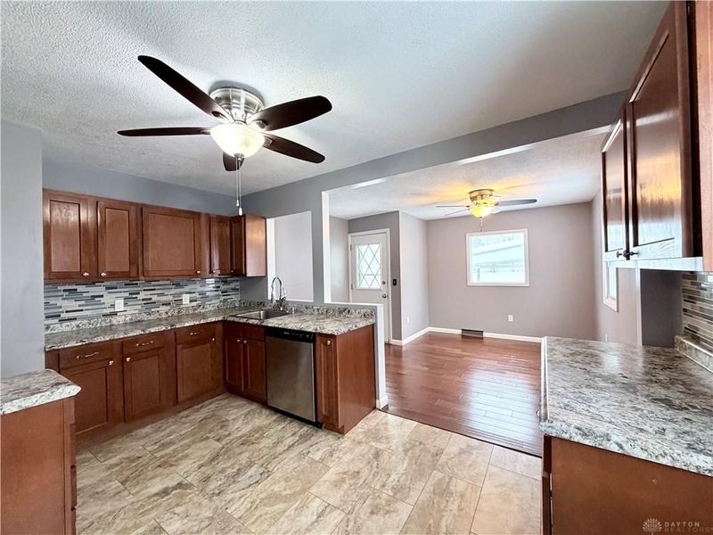 1806 N Sweetbriar Lane, Springfield, OH 45505 Photo 8