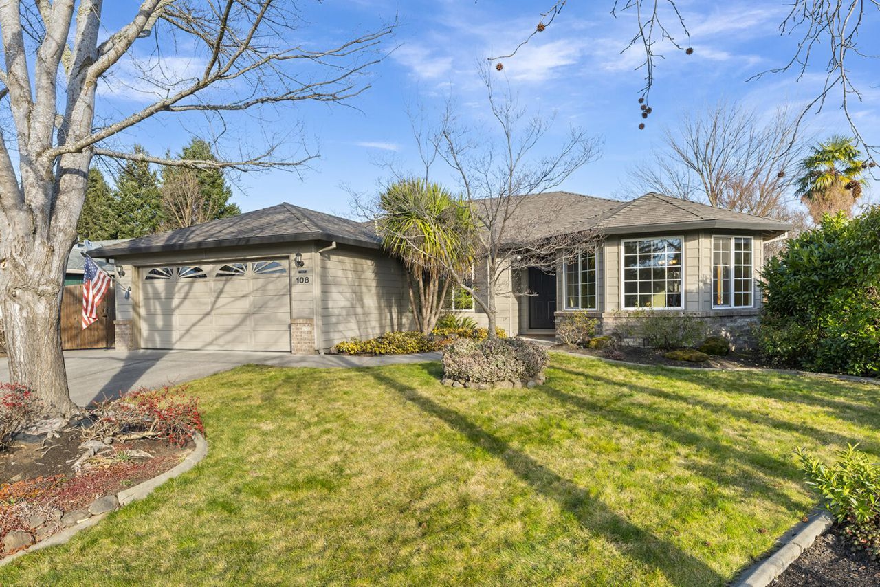 108 Meadow View Drive, Phoenix, OR 97535 Main Photo