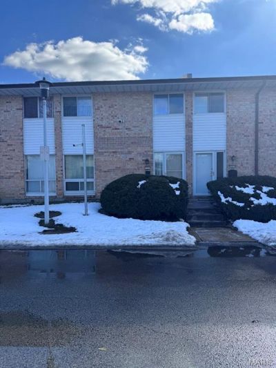 10008 Sakura Drive, Unincorporated, MO 63128 Main Photo