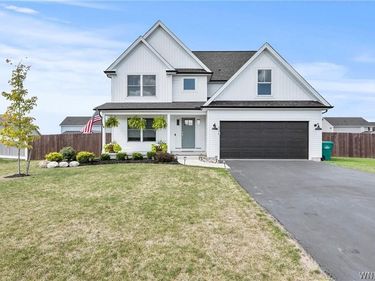 6114 Wildwood Way, Lockport, NY 14094