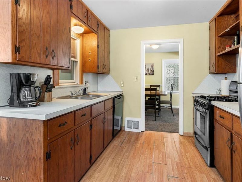 720 Vincent Boulevard, Alliance, OH 44601 Photo 4