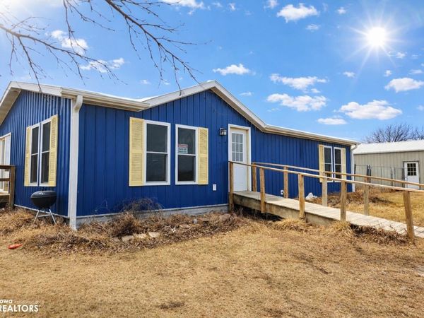 17461 Lakeview Road, Leon, IA 50144