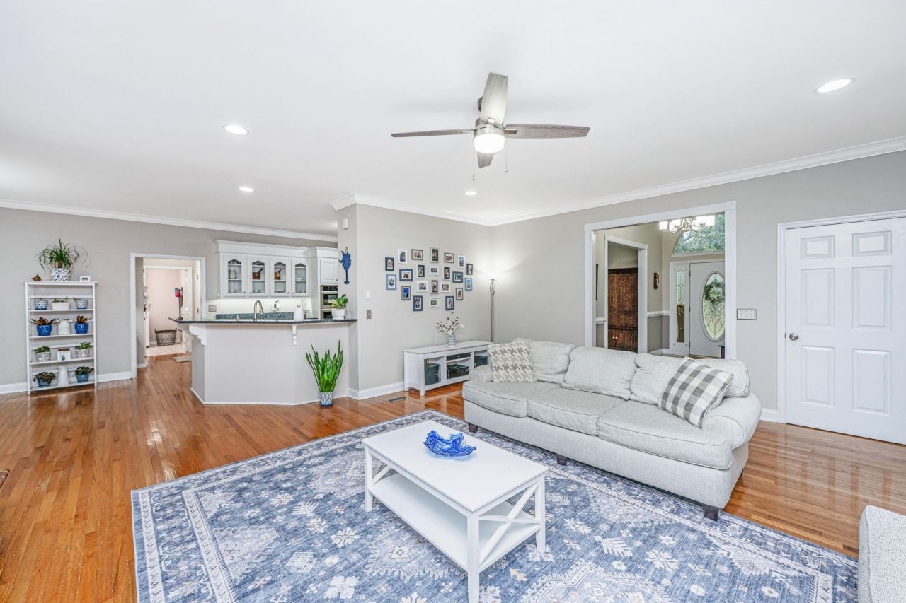 1155 Highway 61 Photo 16