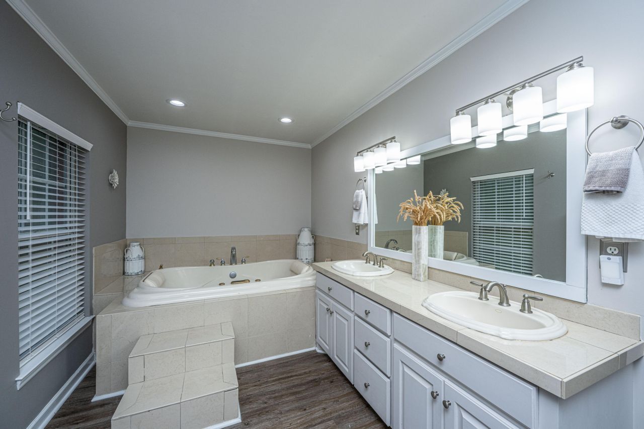 1155 Highway 61 Photo 32