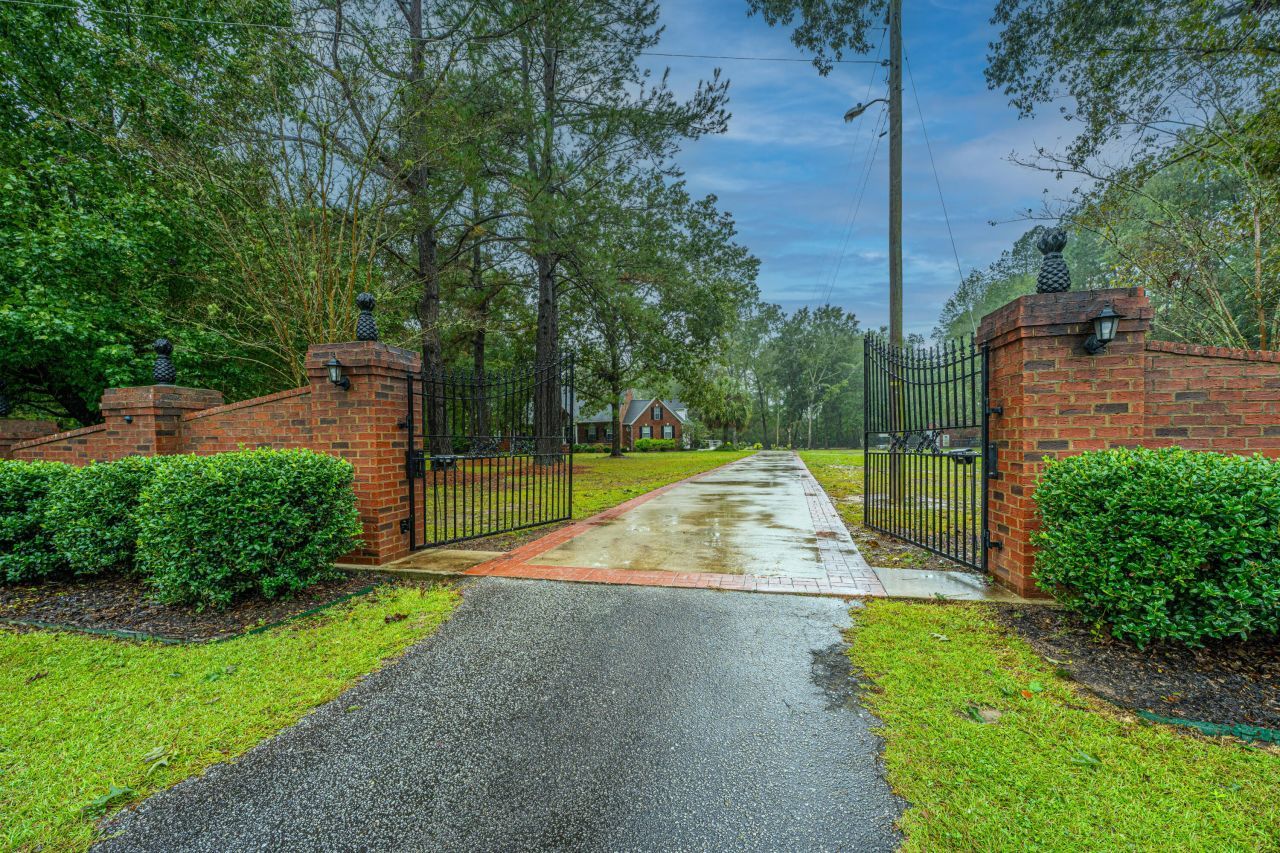 1155 Highway 61 Photo 8