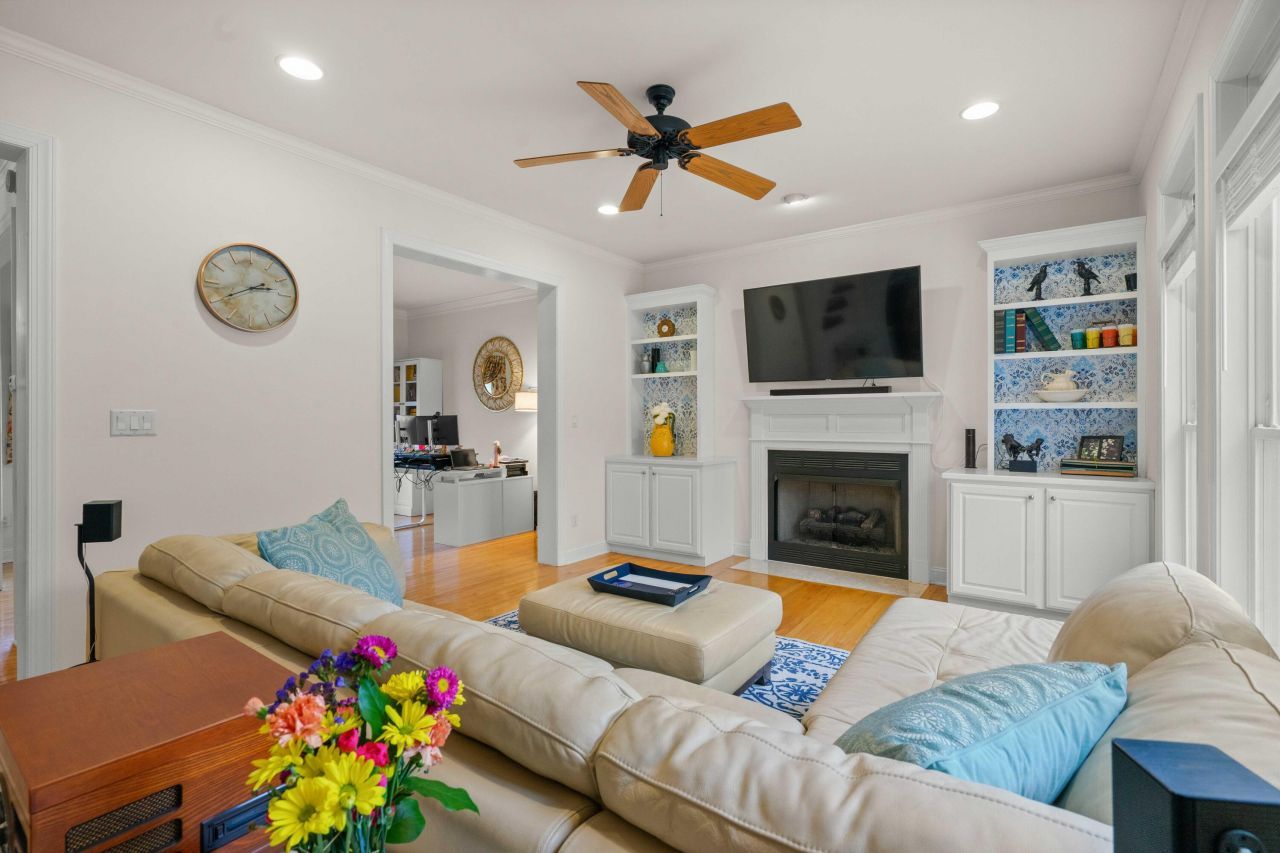 1480 Country Club Circle Photo 14