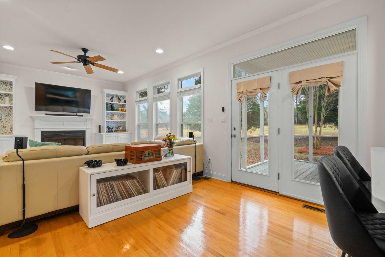 1480 Country Club Circle Photo 16