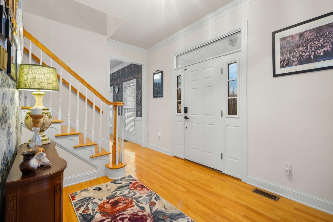 1480 Country Club Circle Photo 4